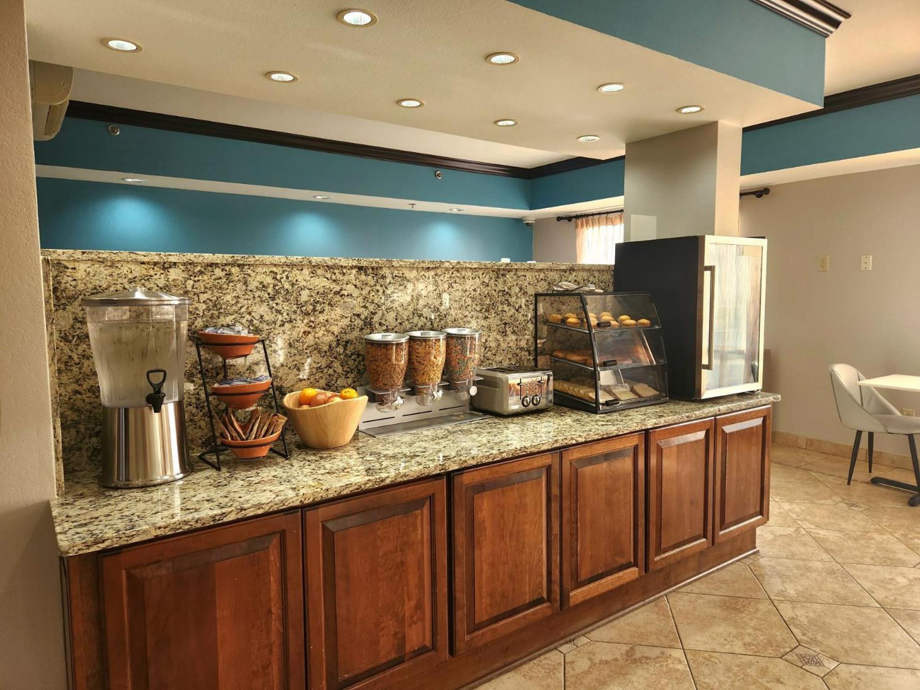 Days Inn By Wyndham Baton Rouge I-10 Prairieville Dış mekan fotoğraf